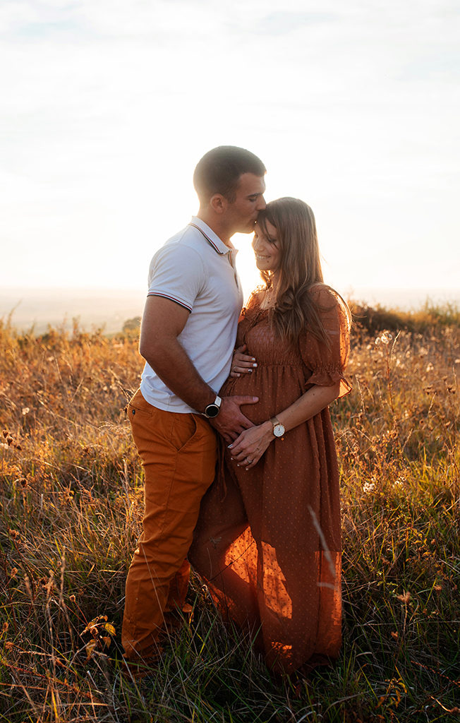 photographe séance photo grossesse bébé famille bébé enfants Toulouse lauragais champs fleur golden hour couple