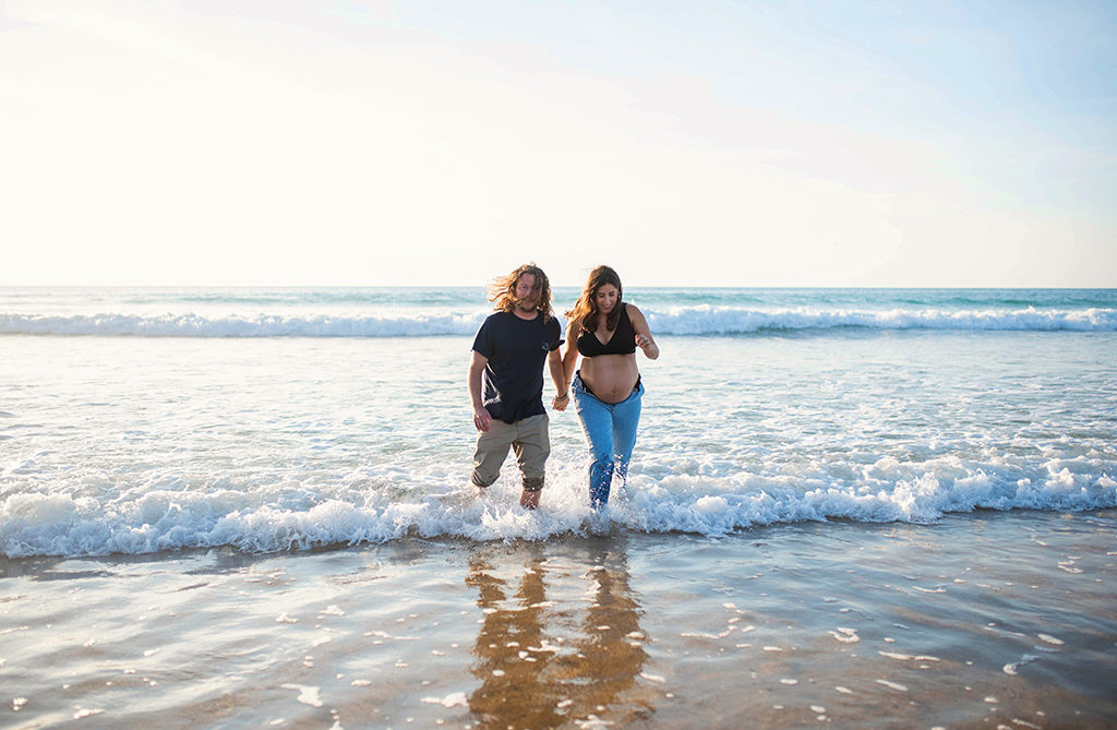 photographe séance photo grossesse bébé famille bébé enfants Toulouse lauragais landes ocean fougeres golden hour ocean surf surfer