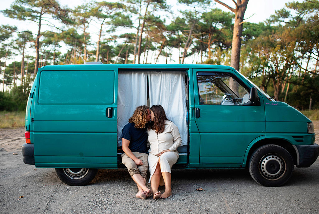 photographe séance photo grossesse bébé famille bébé enfants Toulouse lauragais landes ocean fougeres golden hour vanlife van camion roadtrip