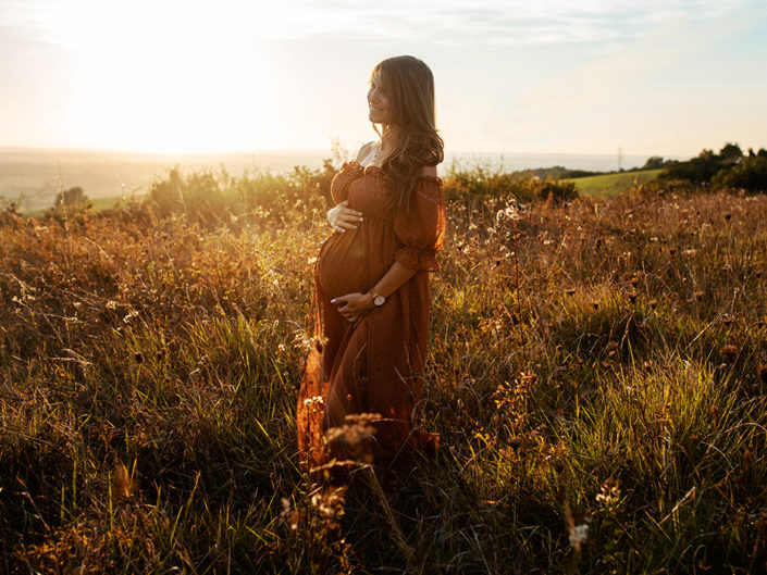 photographe séance photo grossesse bébé famille bébé enfants Toulouse lauragais champs fleur golden hour