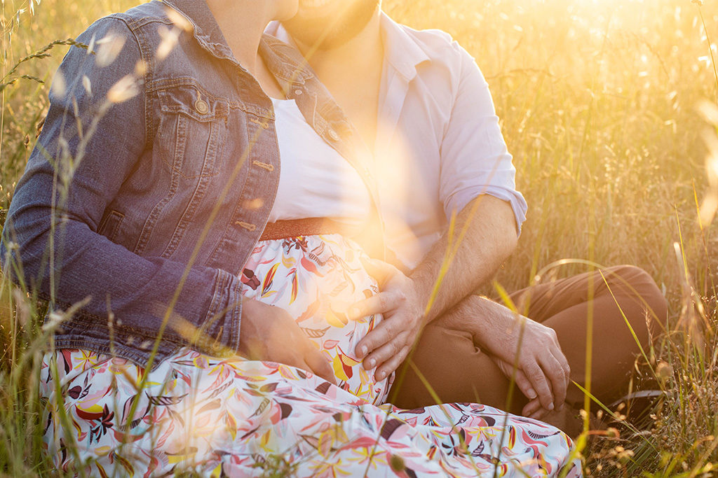 photographe séance photo grossesse Toulouse lauragais occitanie Aude robe longue golden hour