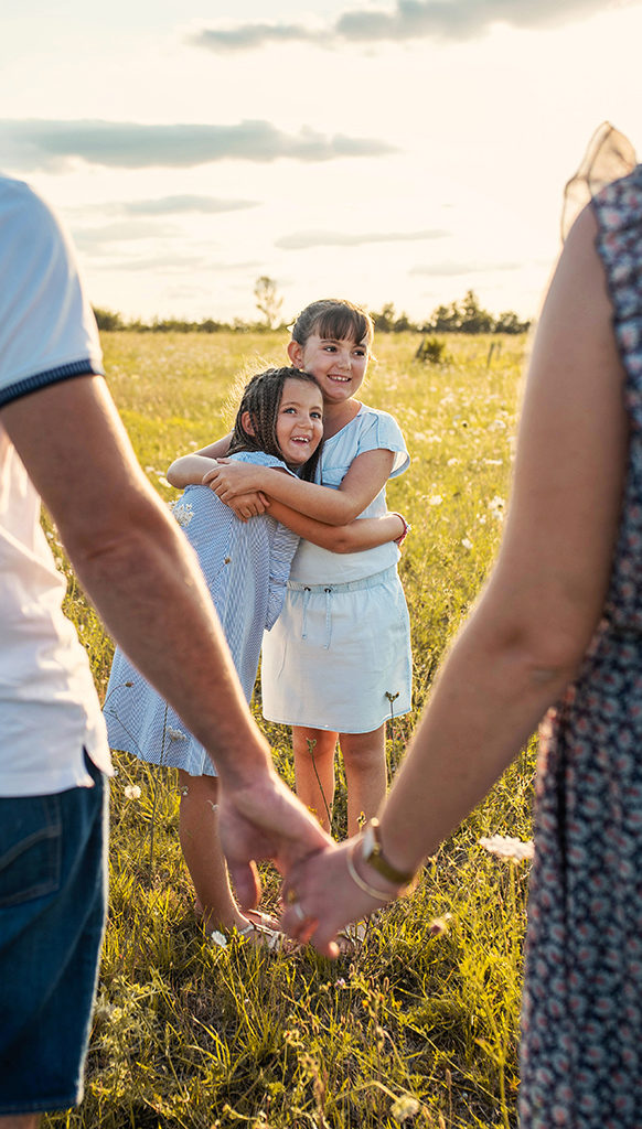 séance photo famille enfants portrait couple Toulouse lauragais golden hour champêtre champs