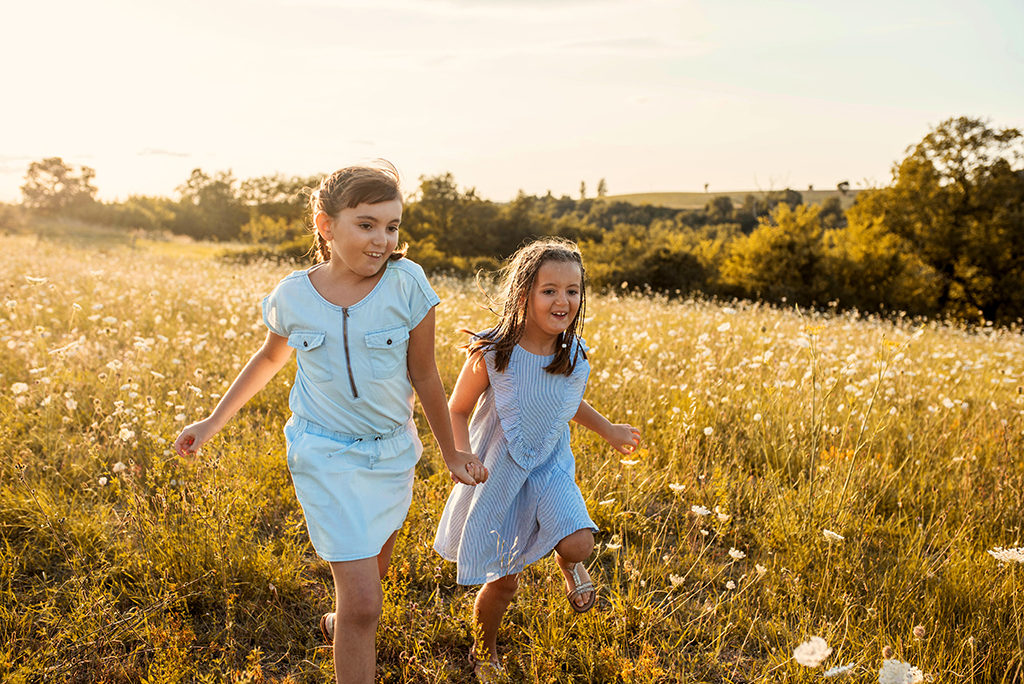 séance photo famille enfants portrait couple Toulouse lauragais golden hour champêtre champs