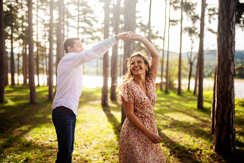 photographe séance photo couple engagement Toulouse lauragais Saint Férreol Lac