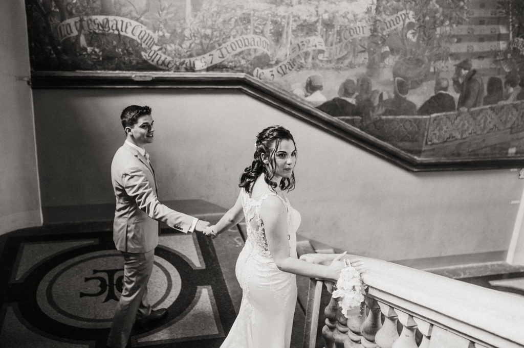 Photographe-mariage-Toulouse-Lauragais-Goldenhour-Aude-Labastide-d'anjou-céline-s-photographies-céline-skowron-chateau-busquette-escalier-Capitole