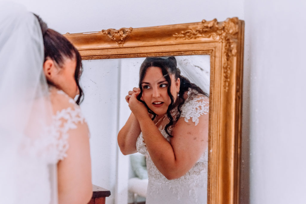 Photographe-mariage-Toulouse-Lauragais-Goldenhour-Aude-Labastide-d'anjou-céline-s-photographies-céline-skowron-chateau-saint-marcel-habillage