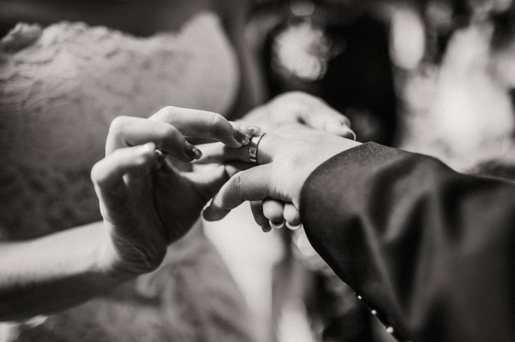 Photographe-mariage-Toulouse-Lauragais-Goldenhour-Aude-Labastide-d'anjou-céline-s-photographies-céline-skowron-échange-alliance