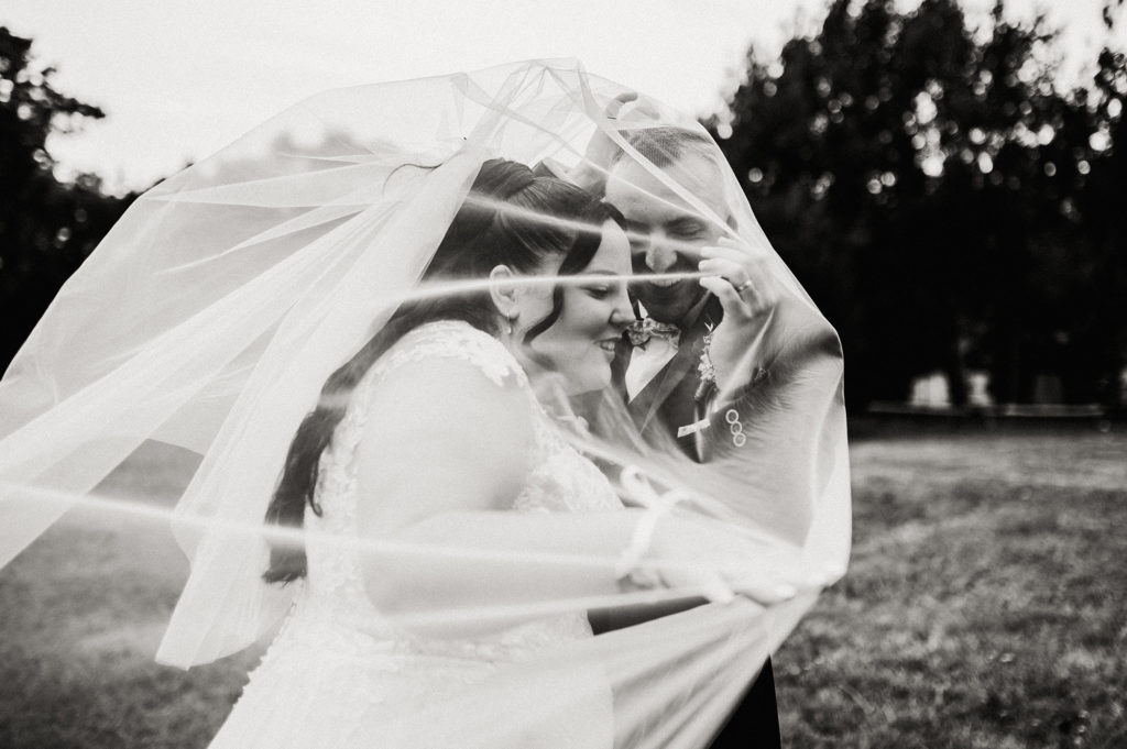 Photographe-mariage-Toulouse-Lauragais-Goldenhour-Aude-Labastide-d'anjou-céline-s-photographies-céline-skowron-spontanée