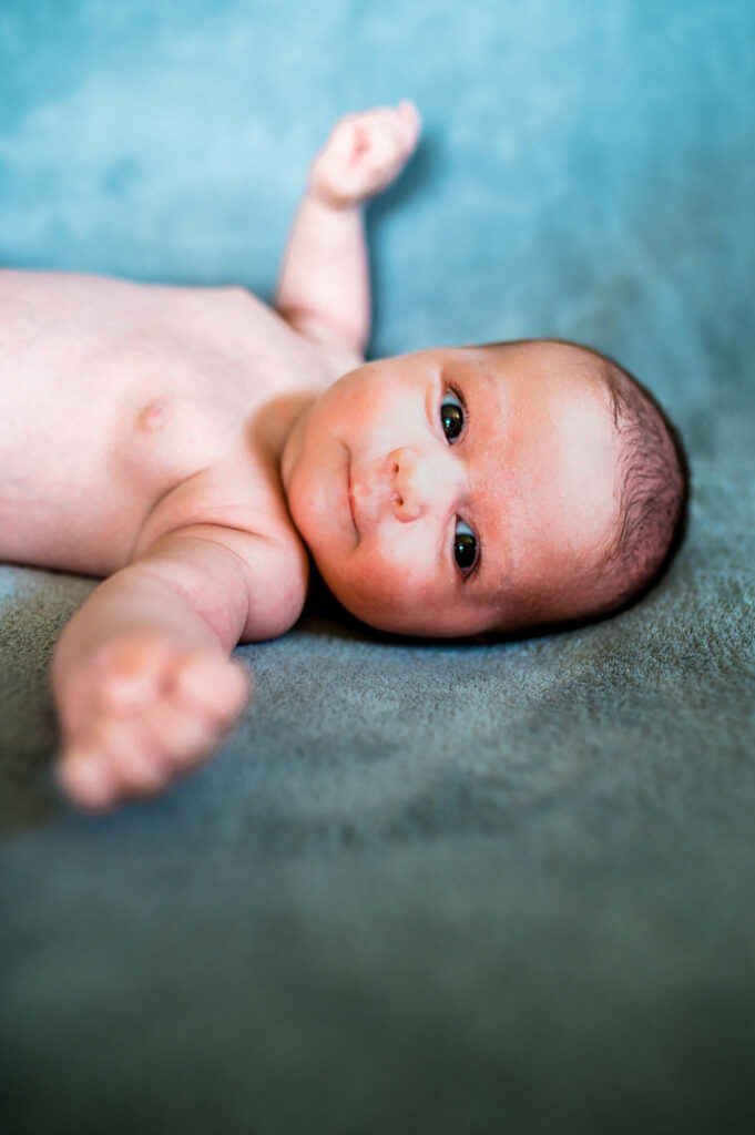 Photographe-séance-famille-bébé-Toulouse-Lauragais-Aude-Labastide-d'anjou-chez-vous