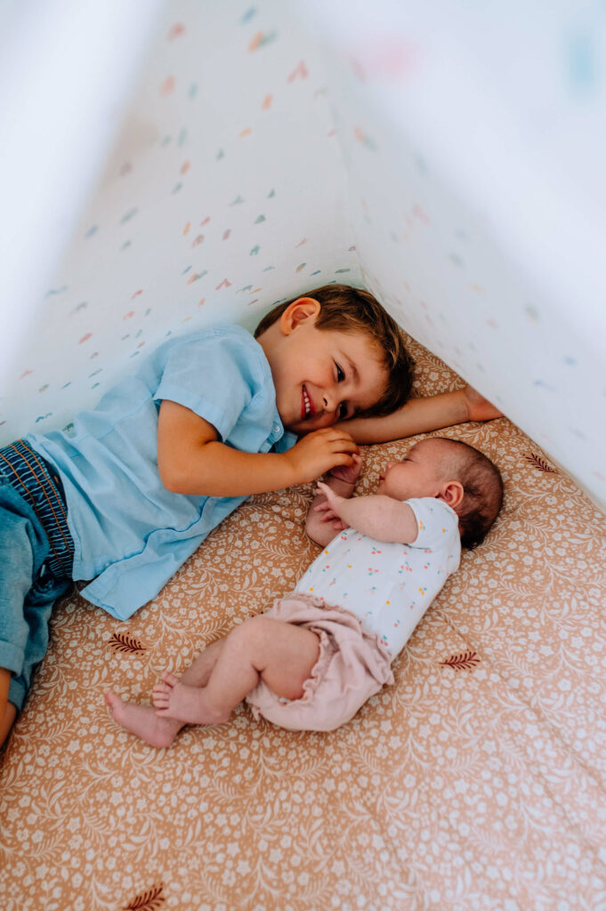 Photographe-séance-famille-bébé-Toulouse-Lauragais-Aude-Labastide-d'anjou-fratrie