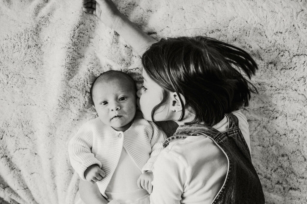 Photographe-séance-famille-bébé-Toulouse-Lauragais-Aude-Labastide-d'anjou-grande-soeur