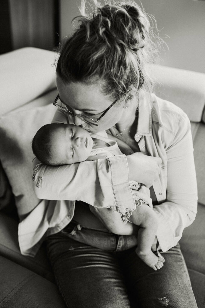 Photographe-séance-famille-bébé-Toulouse-Lauragais-Aude-Labastide-d'anjou-newborn
