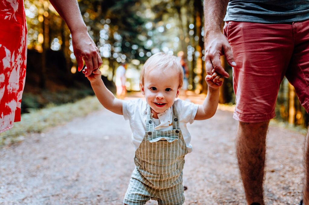 Photographe-séance-famille-bébé-Toulouse-Lauragais-Aude-Labastide-d'anjou-premiers-pas