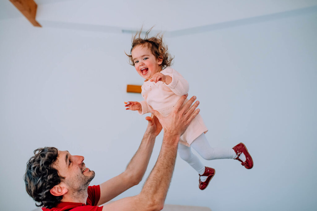 Photographe-séance-famille-bébé-Toulouse-Lauragais-Aude-Labastide-d'anjou-séance-intérieur