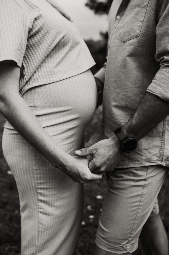 séance photo famille enfants grossesse portrait couple Toulouse lauragais lac Céline S photographies fun rire naturel