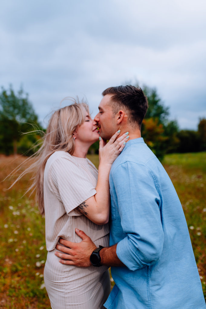 séance photo famille enfants grossesse portrait couple Toulouse lauragais lac Céline S photographies fun rire naturel