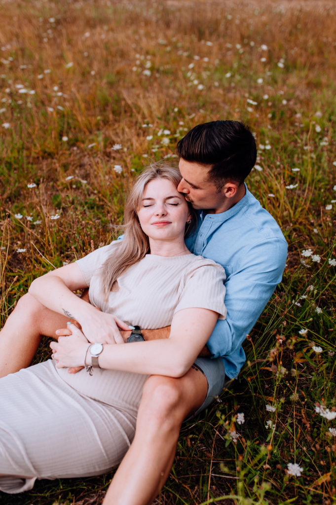 séance photo famille enfants grossesse portrait couple Toulouse lauragais lac Céline S photographies fun rire naturel