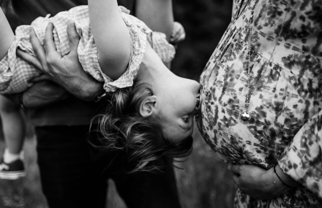 séance photo famille enfants grossesse portrait couple Toulouse lauragais lac Céline S photographies fun rire naturel