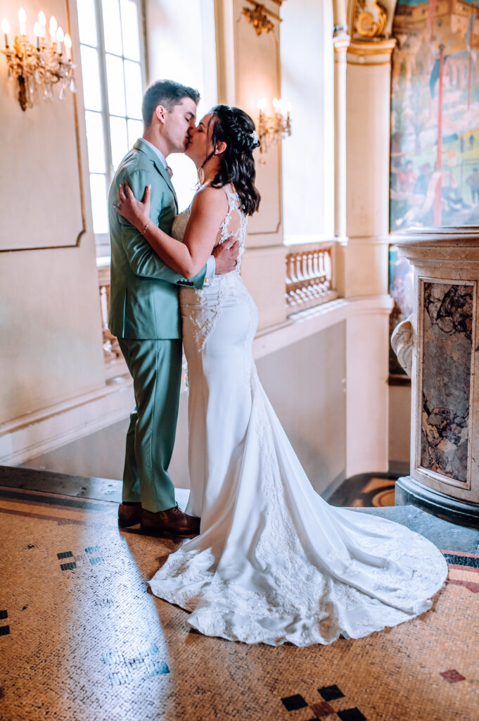 Photographe-mariage-Toulouse-Lauragais-Goldenhour-Aude-Labastide-d'anjou-capitole-escalier