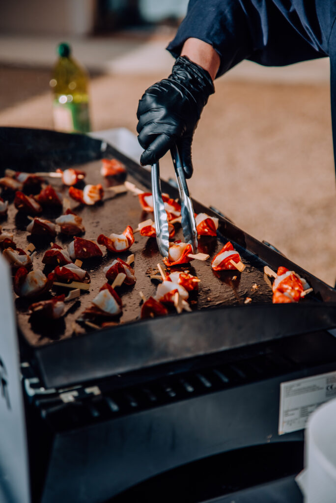 Photographe-mariage-Toulouse-Lauragais-Goldenhour-Aude-Labastide-d'anjou-chateau-Busquette-Brigade-Traiteur-vin-d'honneur