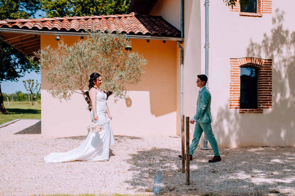 Photographe-mariage-Toulouse-Lauragais-Goldenhour-Aude-Labastide-d'anjou-chateau-Busquette-decouverte-mariés