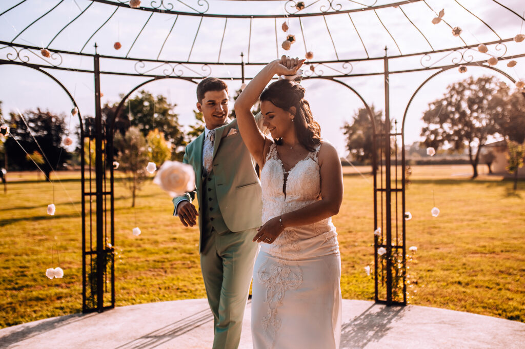 Photographe-mariage-Toulouse-Lauragais-Goldenhour-Aude-Labastide-d'anjou-chateau-Busquette-séance-couple-Revel