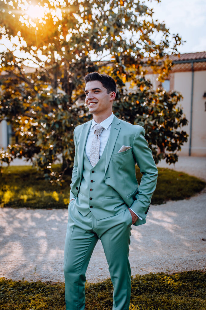 Photographe-mariage-Toulouse-Lauragais-Goldenhour-Aude-Labastide-d'anjou-chateau-Busquette-séance-couple-le-marié