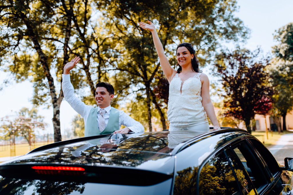 Photographe-mariage-Toulouse-Lauragais-Goldenhour-Aude-Labastide-d'anjou-cortège-les-mariés