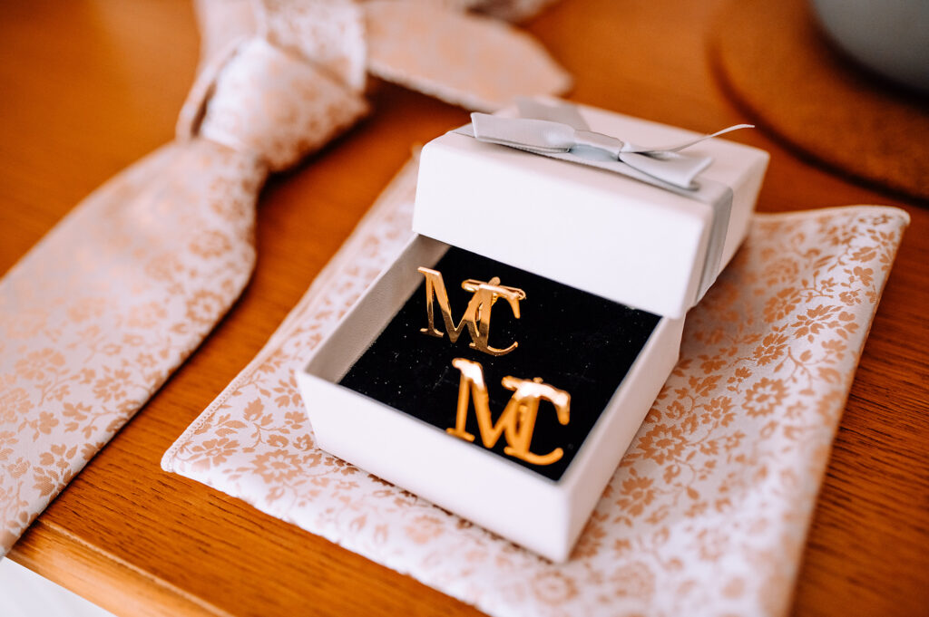 Photographe-mariage-Toulouse-Lauragais-Goldenhour-Aude-Labastide-d'anjou-preparatifs-mariés