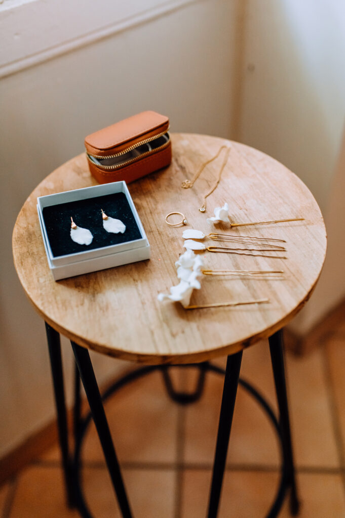 Photographe-mariage-Toulouse-Lauragais-Goldenhour-Aude-reportage-lgbt-accessoires