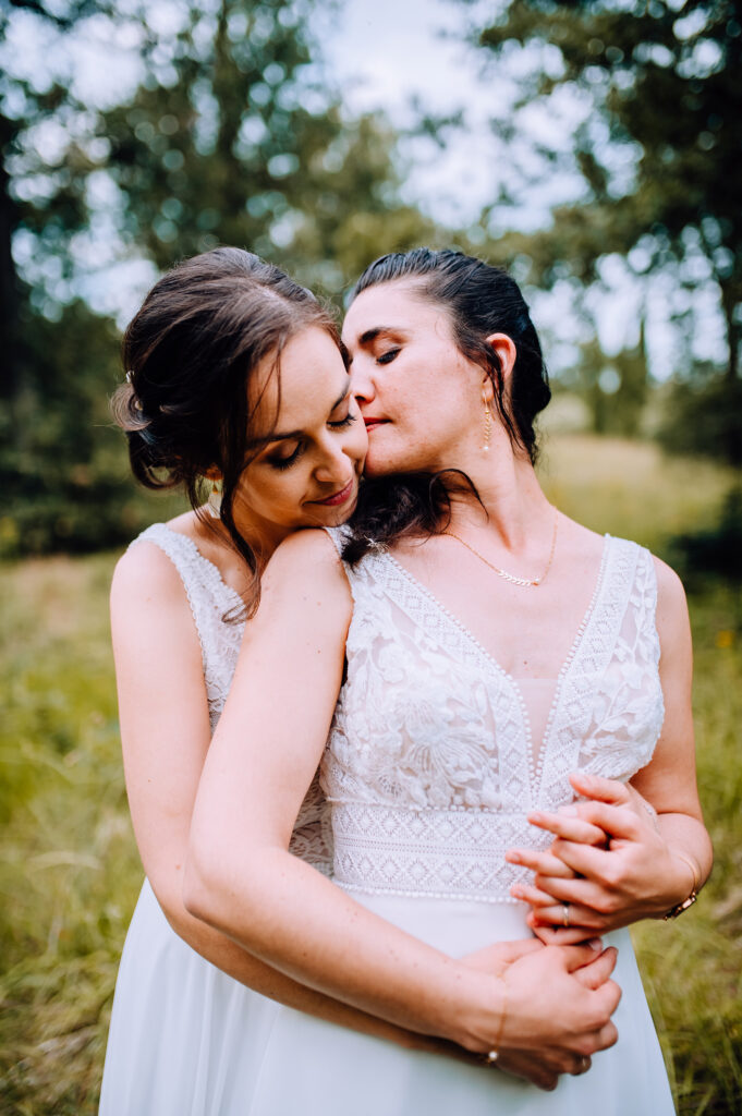 Photographe-mariage-Toulouse-Lauragais-Goldenhour-Aude-reportage-lgbt-domaine-barrots-photos-couple