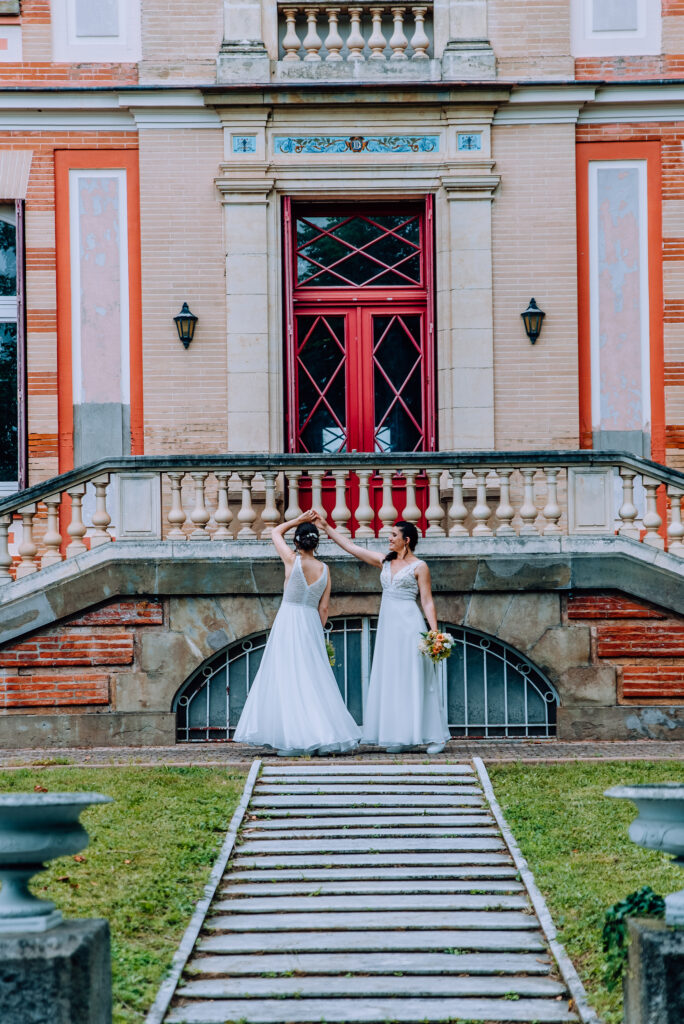 Photographe-mariage-Toulouse-Lauragais-Goldenhour-Aude-reportage-lgbt-domaine-barrots-séance-couple