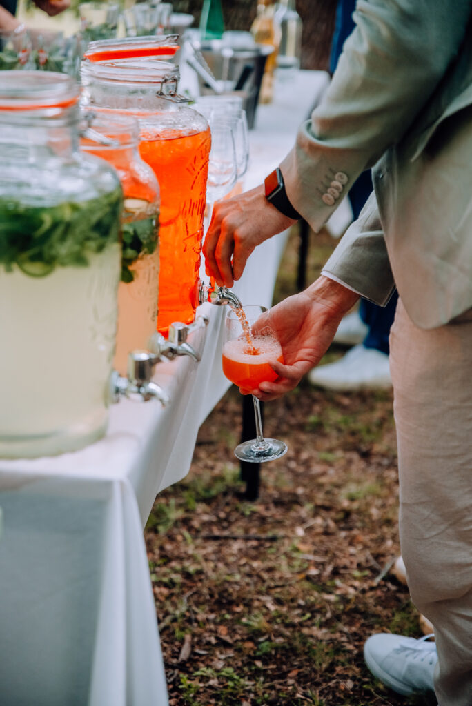 Photographe-mariage-Toulouse-Lauragais-Goldenhour-Aude-reportage-lgbt-domaine-barrots-vin-d'honneur