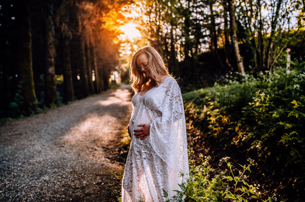 Photographe-seance-grossesse-bébé-Toulouse-Lauragais-portrait-maman-golden hour