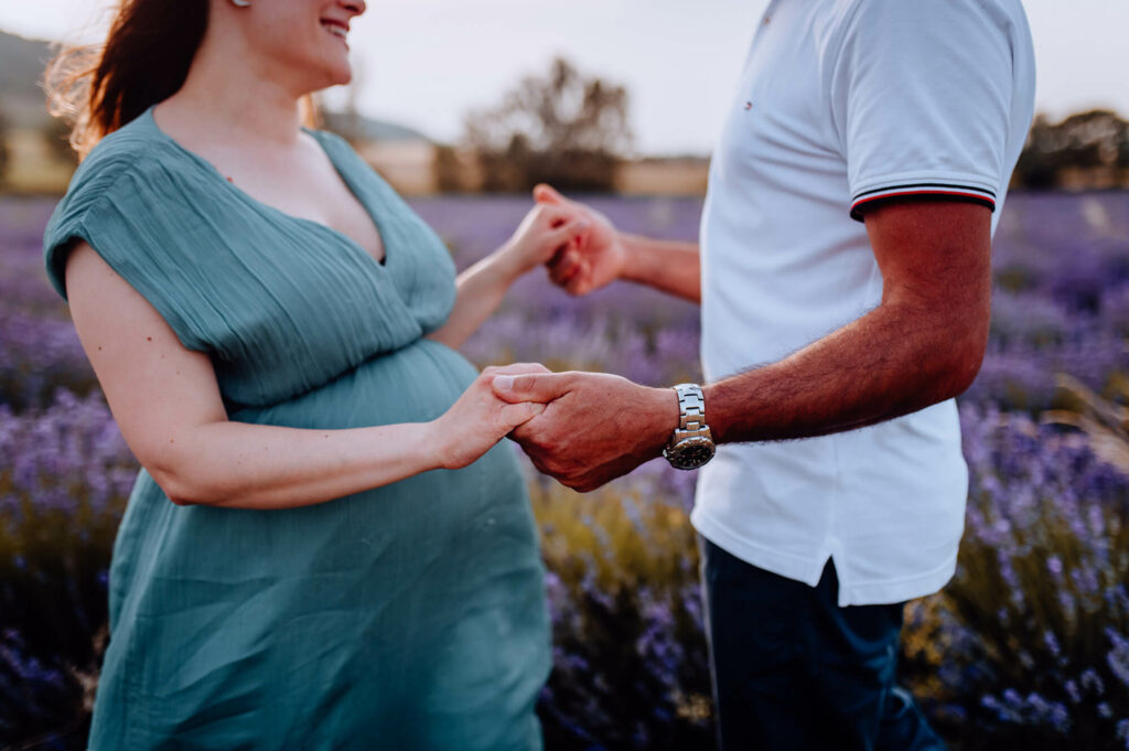 Photographe-séance-lavande-grossesse-bébé-Toulouse-Lauragais-Aude-Labastide d'anjou